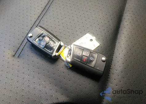 2015 Volkswagen E-Golf Sel Premium z USA, uszkodzony, nr VIN WVWPP7AU1FW908984